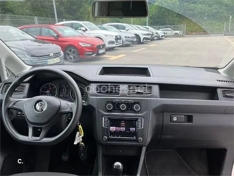 Usado VW Caddy Trendline 102 CV (75 kW) 2018 Blanco Monovolumen