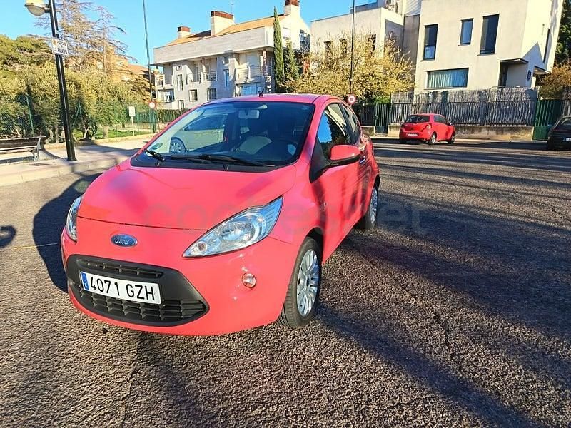 Usado Ford Ka Titanium 69 CV (50 kW) 2010 Rosa Utilitario