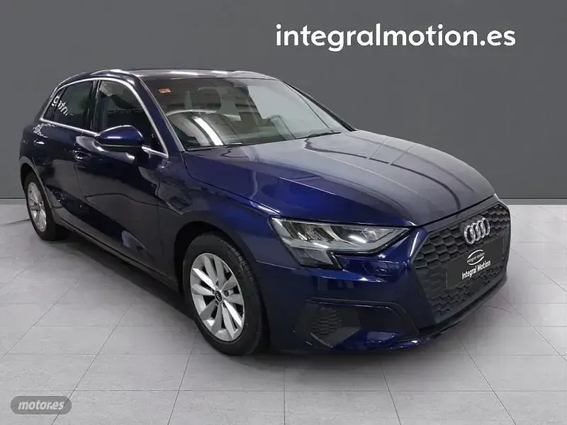 Usado Audi A3 Premium 116 CV (85 kW) 2021 Azul Berlina