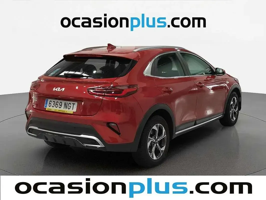 Usado Kia XCeed 140 CV (102 kW) 2025 Rojo SUV
