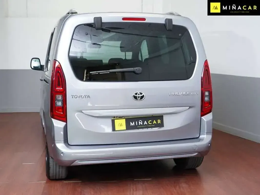 Usado Toyota Proace Advance 131 CV (96 kW) 2021 Gris Monovolumen