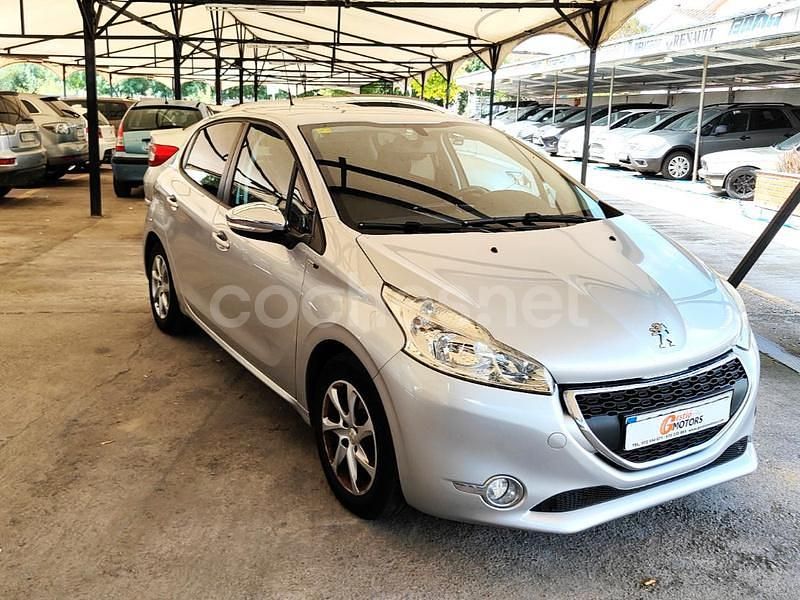 Usado Peugeot 208 Style 82 CV (60 kW) 2015 Gris / plata Utilitario