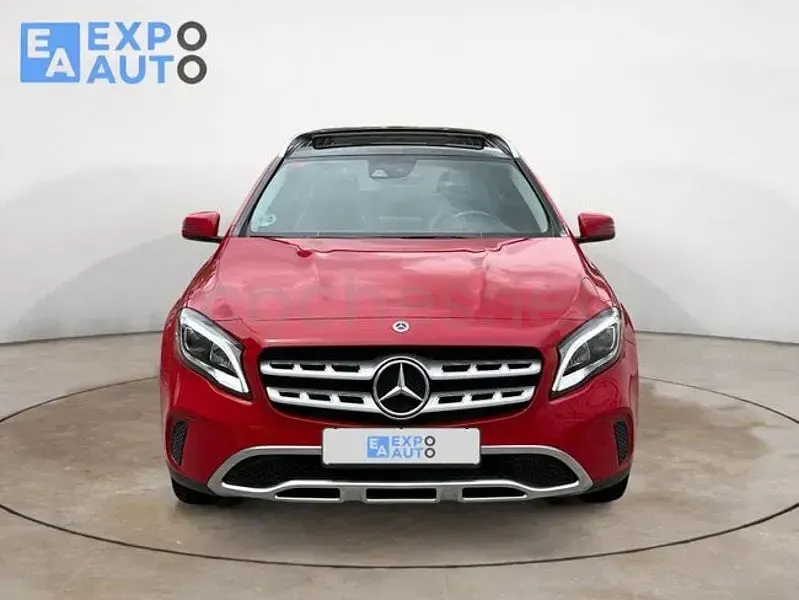 Usado Mercedes GLA220 177 CV (130 kW) 2018 Rojo SUV