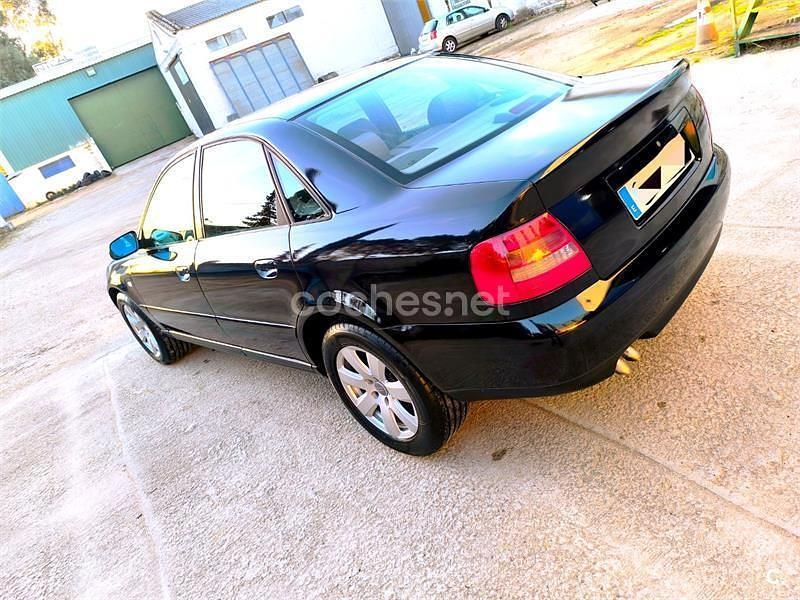 Usado Audi A4 110 CV (80 kW) 2000 Azul Berlina