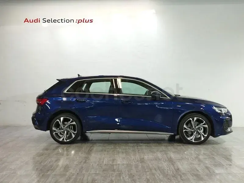 Usado Audi A3 S-Line 204 CV (150 kW) 2025 Azul Berlina