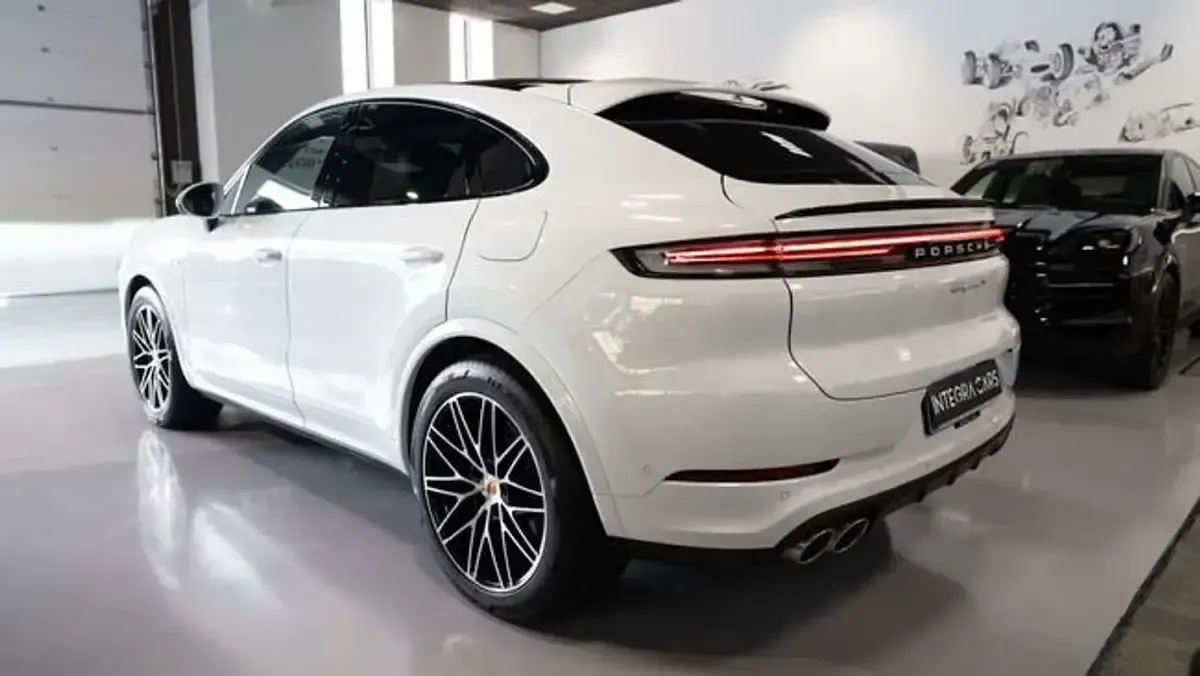 Usado Porsche Cayenne 519 CV (381 kW) 2024 Blanco SUV