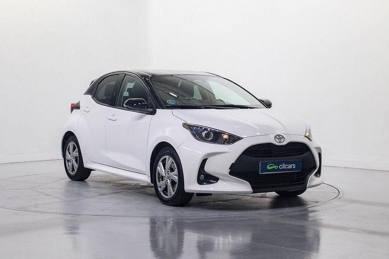 Usado Toyota Yaris Hybrid Business Edition 75 CV (55 kW) 2024