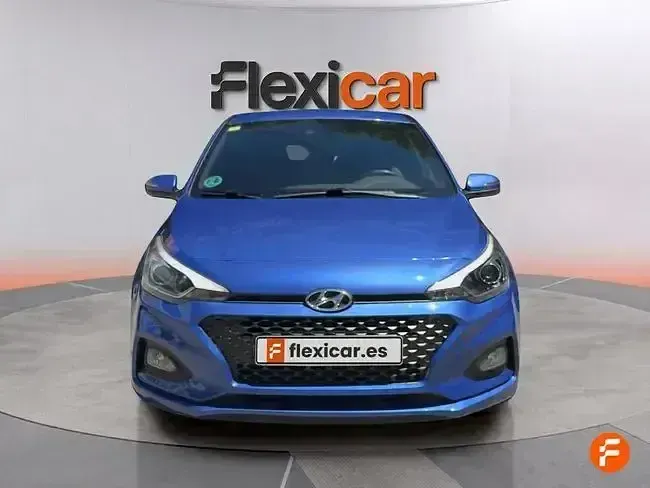Usado Hyundai i20 100 CV (73 kW) 2018 Azul Berlina