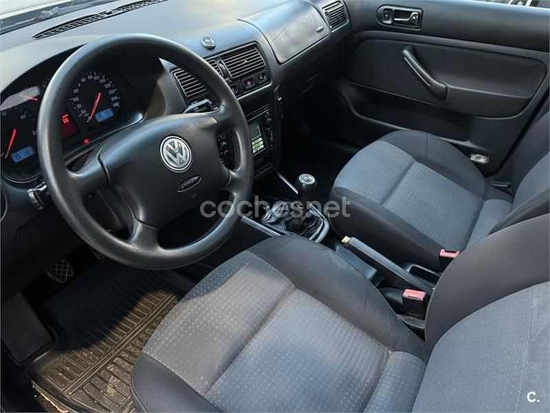 Usado VW Golf IV Advance 130 CV (95 kW) 2003 Azul Berlina