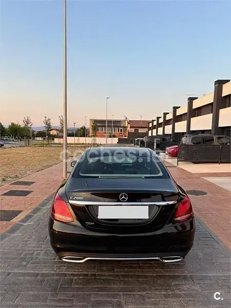 Usado Mercedes C200 Elegance 136 CV (100 kW) 2015 Negro Berlina