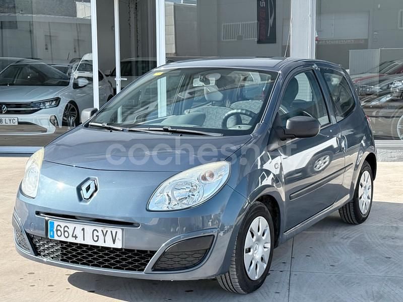 Usado Renault Twingo Authentique 75 CV (55 kW) 2010 Violeta / lila Utilitario