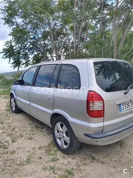 Usado Opel Zafira Elegance 100 CV (73 kW) 2004 Gris / plata Monovolumen