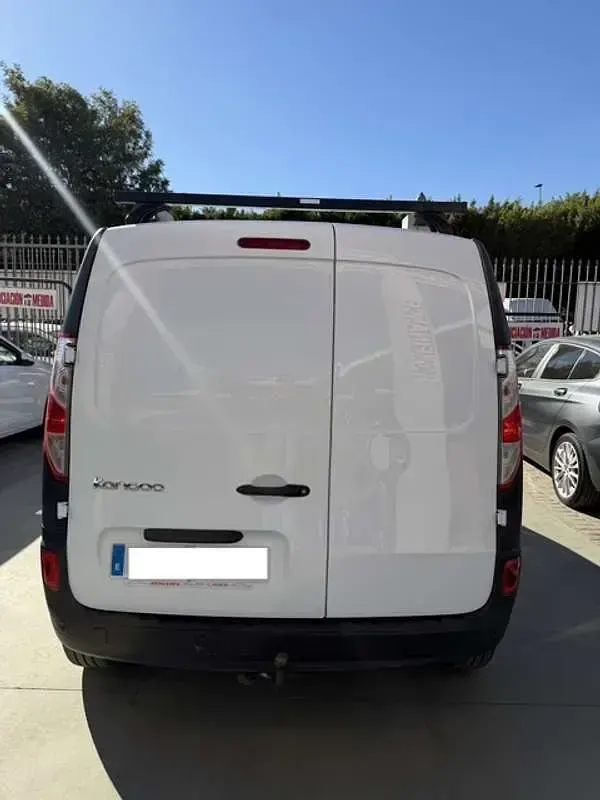 Usado Renault Kangoo 95 CV (69 kW) 2021 Blanco Monovolumen