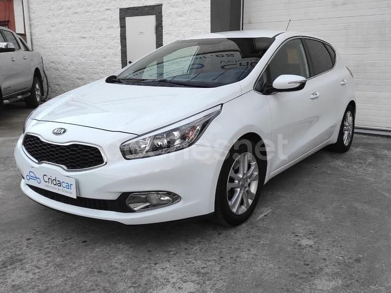 Blanco Usado 2015 Kia Ceed GT Berlina | 9900 € (Caro) - Imagen 1/4