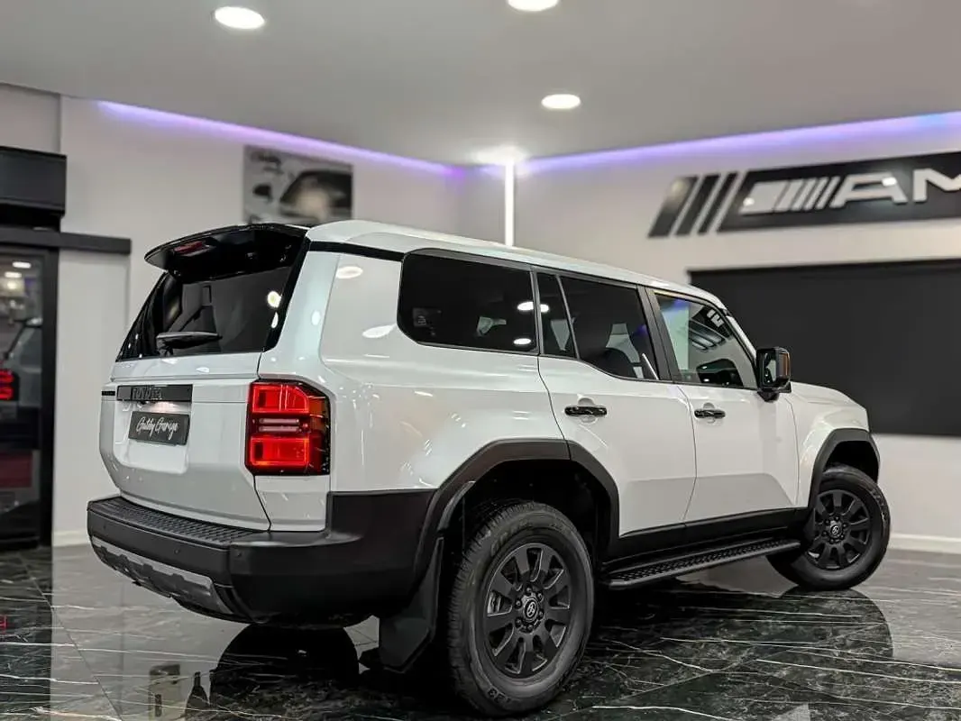 Usado Toyota Land Cruiser 207 CV (152 kW) 2025 Blanco SUV