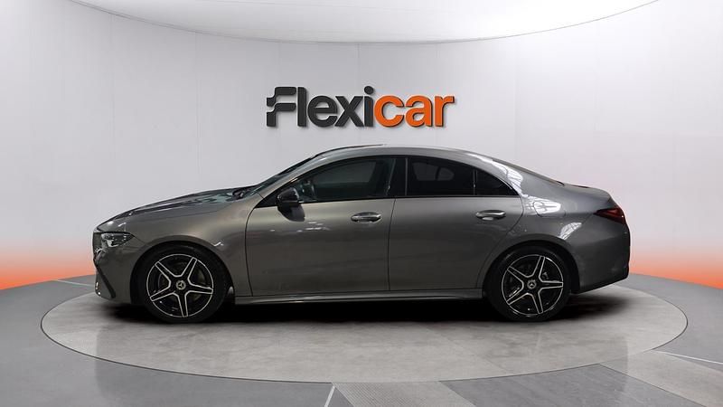 Usado Mercedes CLA200 163 CV (119 kW) 2024 Gris Berlina