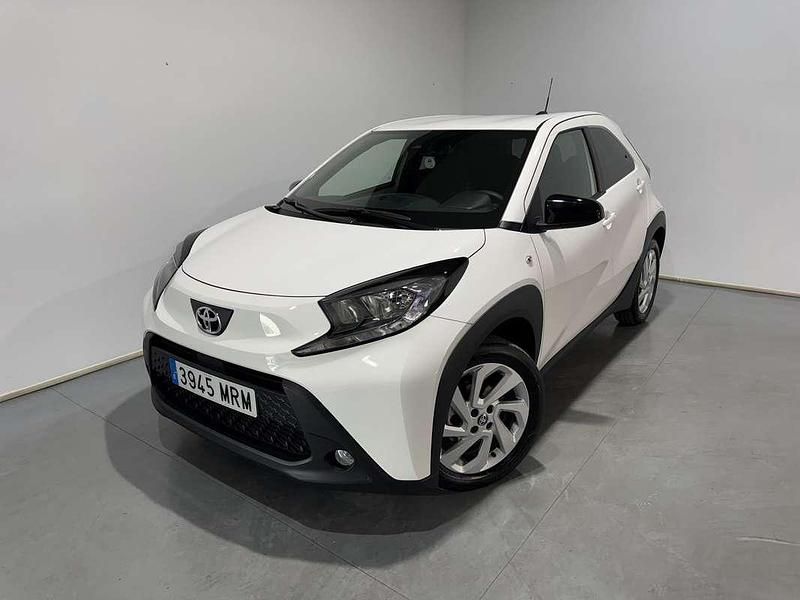 Blanco Usado 2024 Toyota Aygo Play Utilitario | 14.500 € (Precio justo) - Imagen 1/4