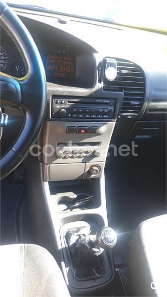 Usado Opel Zafira 125 HP (91 kW) 2005 Cinzento Monovolume