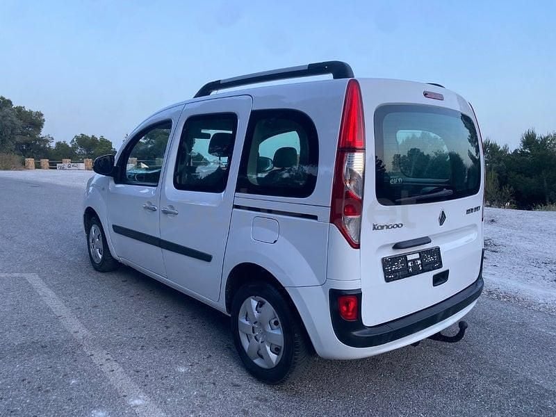 Usado Renault Kangoo Dynamique 90 CV (66 kW) 2013 Blanco Monovolumen