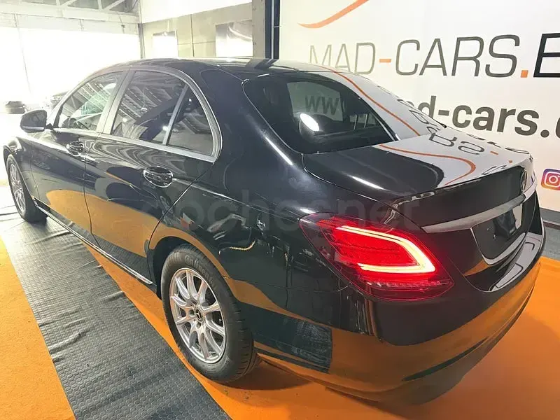 Usado Mercedes C200 160 CV (117 kW) 2021 Negro Berlina