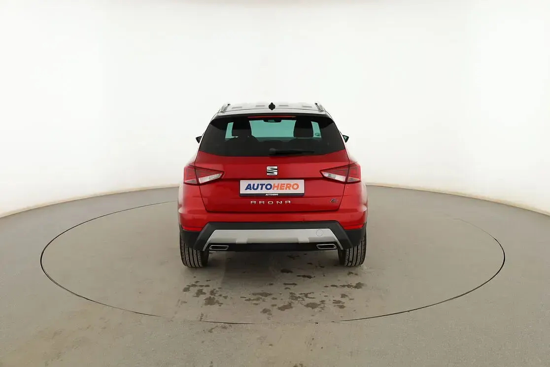 Usado Seat Arona FR 116 CV (85 kW) 2019 Rojo SUV