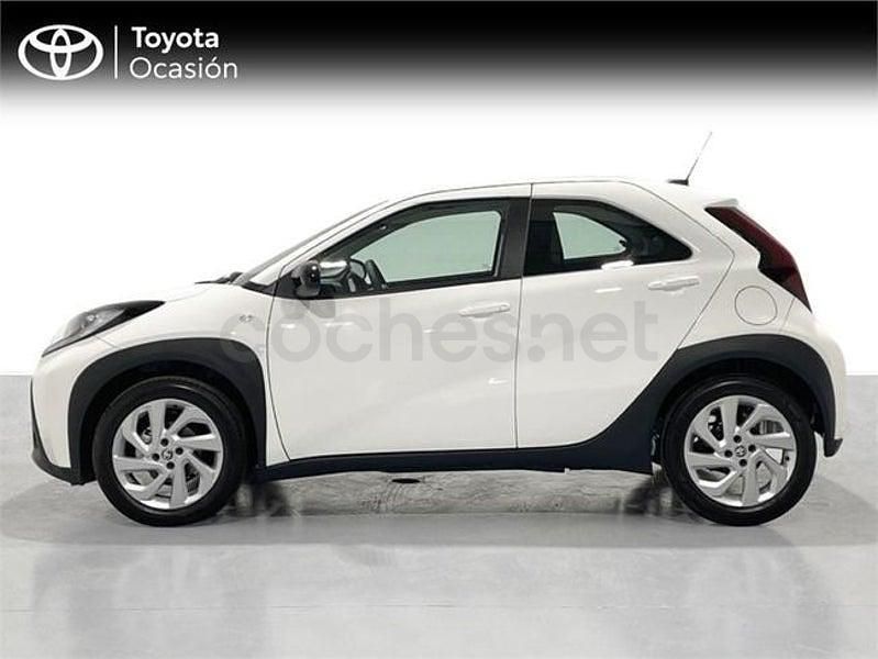Usado Toyota Aygo X Play 72 CV (52 kW) 2022 Blanco SUV