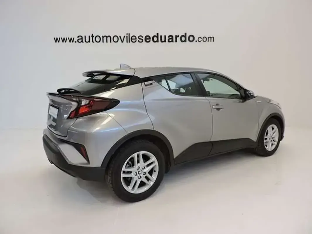 Usado Toyota C-HR Business Edition 122 CV (89 kW) 2021 Gris SUV