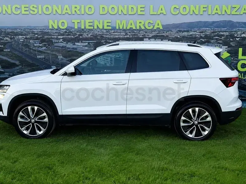 Usado Skoda Karoq SportLine 150 CV (110 kW) 2023 Blanco SUV