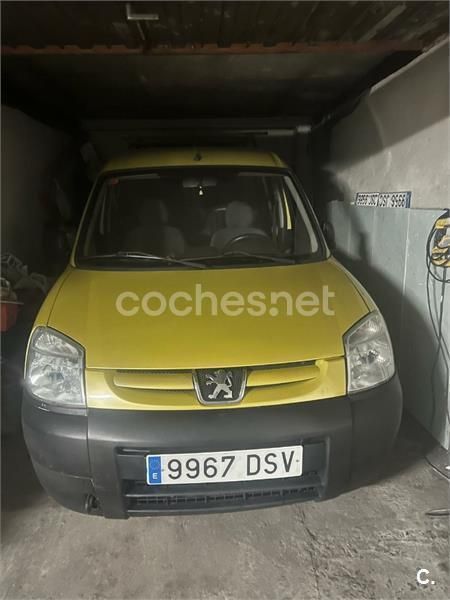 Amarillo Usado 2009 Peugeot Partner Tepee Monovolumen | 3800 € (Precio justo) - Imagen 1/4