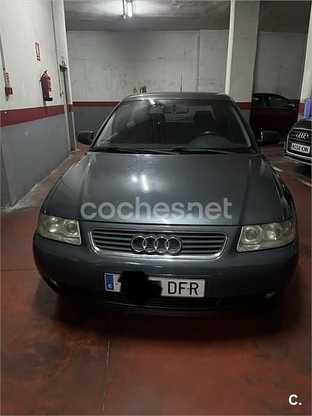 Gris / plata Usado 2002 Audi A3 Attraction Berlina | 2100 € (Buen precio) - Imagen 1/4