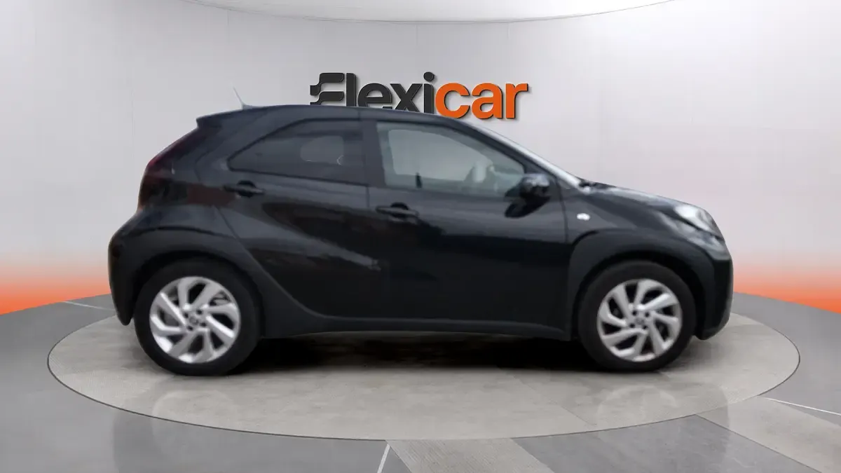 Usado Toyota Aygo X Limited 72 CV (52 kW) 2024 Negro SUV