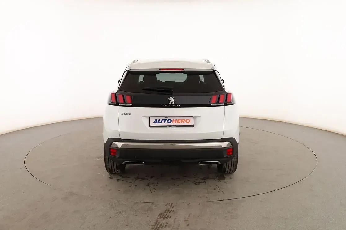 Usado Peugeot 3008 Allure 130 CV (95 kW) 2019 Blanco SUV