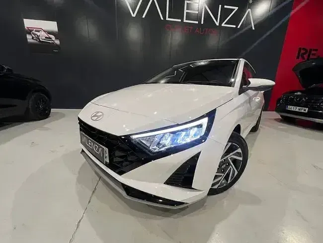 Usado Hyundai i20 100 CV (73 kW) 2024 Blanco Utilitario