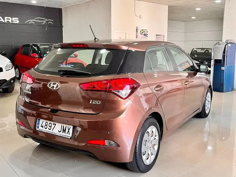 Usado Hyundai i20 Active 90 CV (66 kW) 2016 Marrón Berlina