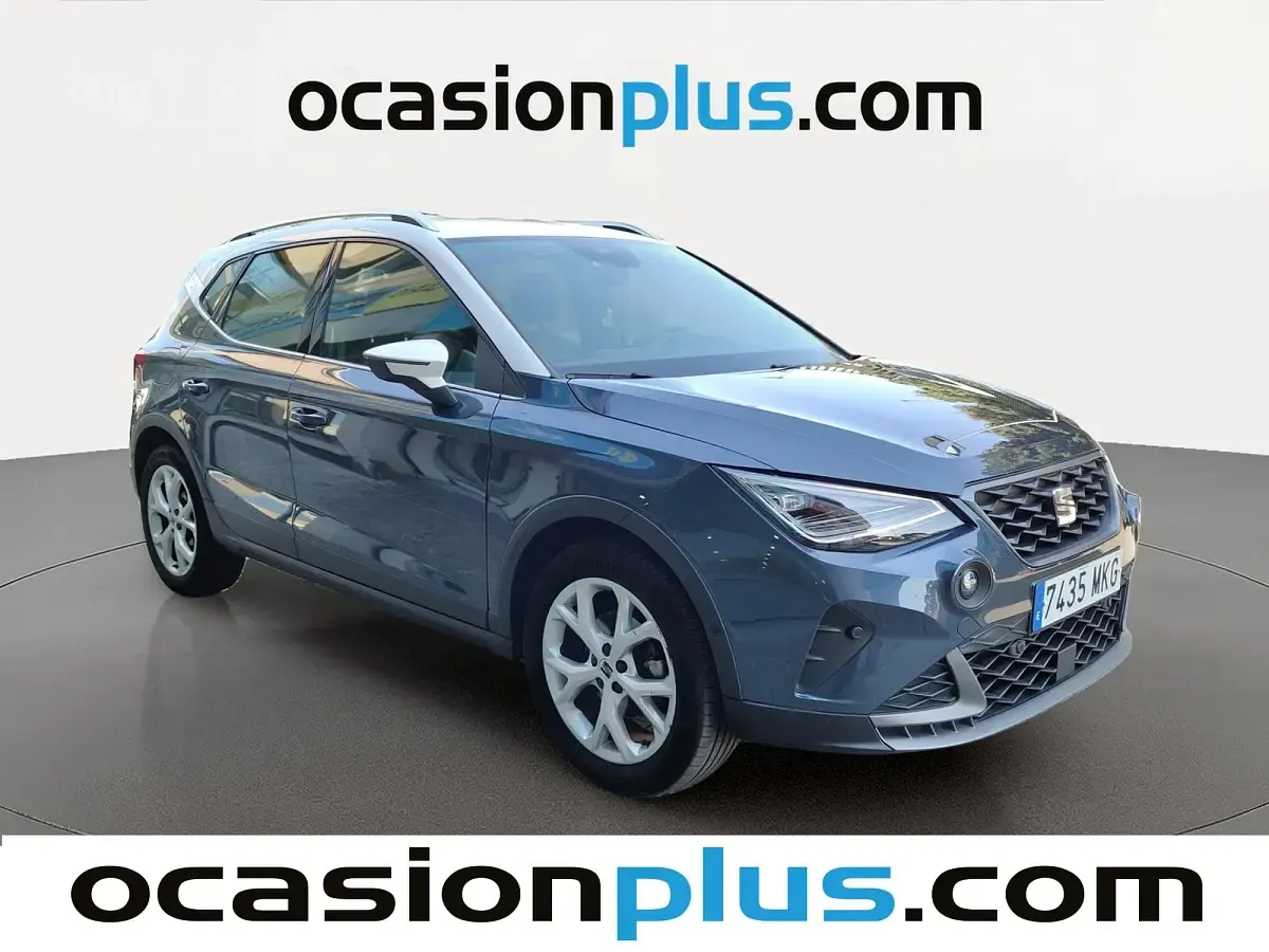 Usado Seat Arona FR 110 CV (80 kW) 2023 Gris SUV