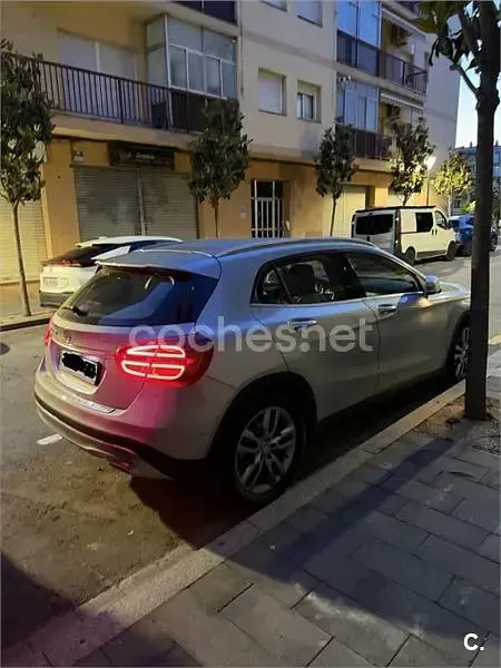 Usado Mercedes GLA250 Style 211 CV (155 kW) 2015 Gris / plata SUV