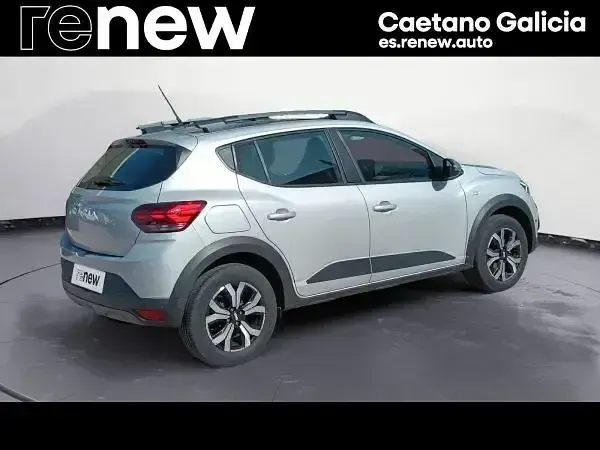 Usado Dacia Sandero Expression 91 CV (66 kW) 2023 Gris Berlina