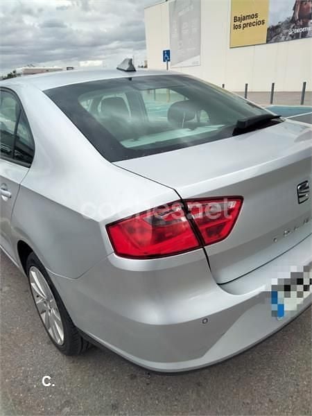 Usado Seat Toledo Reference 115 CV (84 kW) 2015 Gris / plata Berlina