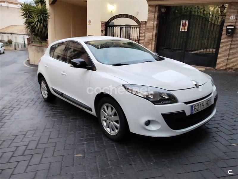 Blanco Usado 2011 Renault Mégane Berlina | 5300 € (Buen precio) - Imagen 1/4