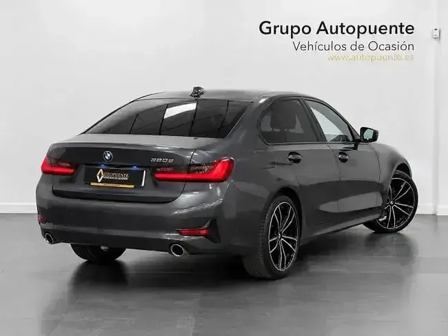 Usado BMW 320 Comfort Edition 190 CV (139 kW) 2021 Gris / plata Berlina