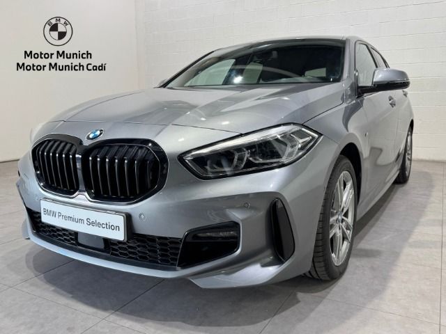 Gris Usado 2024 BMW 118 Comfort Edition Utilitario | 30.875 € (Precio justo) - Imagen 1/4
