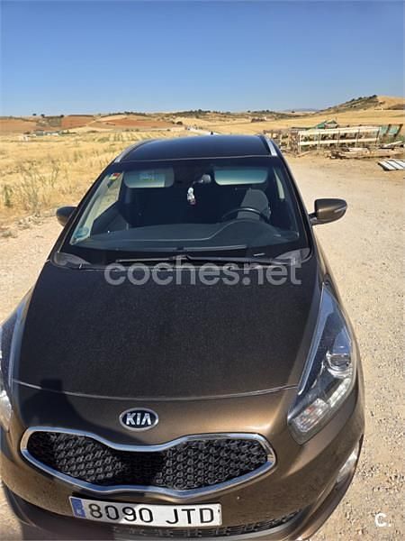 Marrón Usado 2016 Kia Carens Monovolumen | 12.000 € (Precio justo) - Imagen 1/4