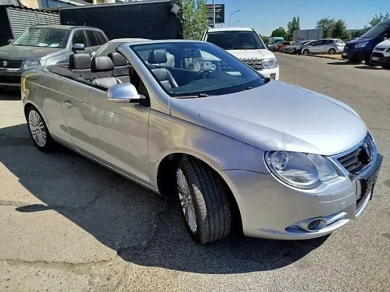 Usado VW Eos 150 CV (110 kW) 2008 Gris / plata Descapotable