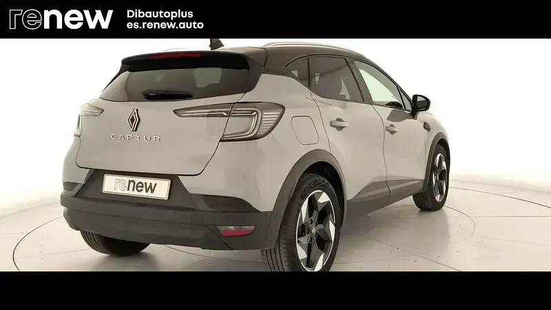 Usado Renault Captur Techno 100 CV (73 kW) 2025 Gris SUV
