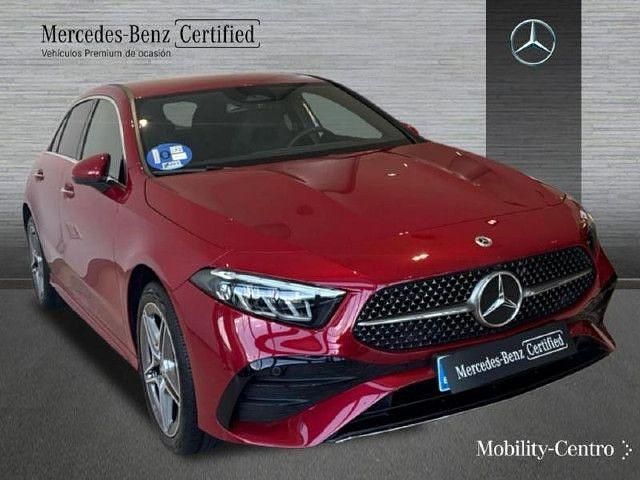 Usado Mercedes A250 AMG line 218 CV (160 kW) 2024 Manufaktur rojo patagonia Berlina