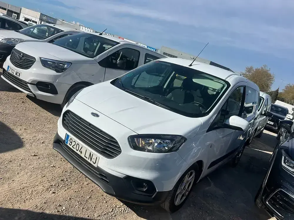 Käytetty Ford Transit Trend 75 HP (55 kW) 2021 Valkoinen Van