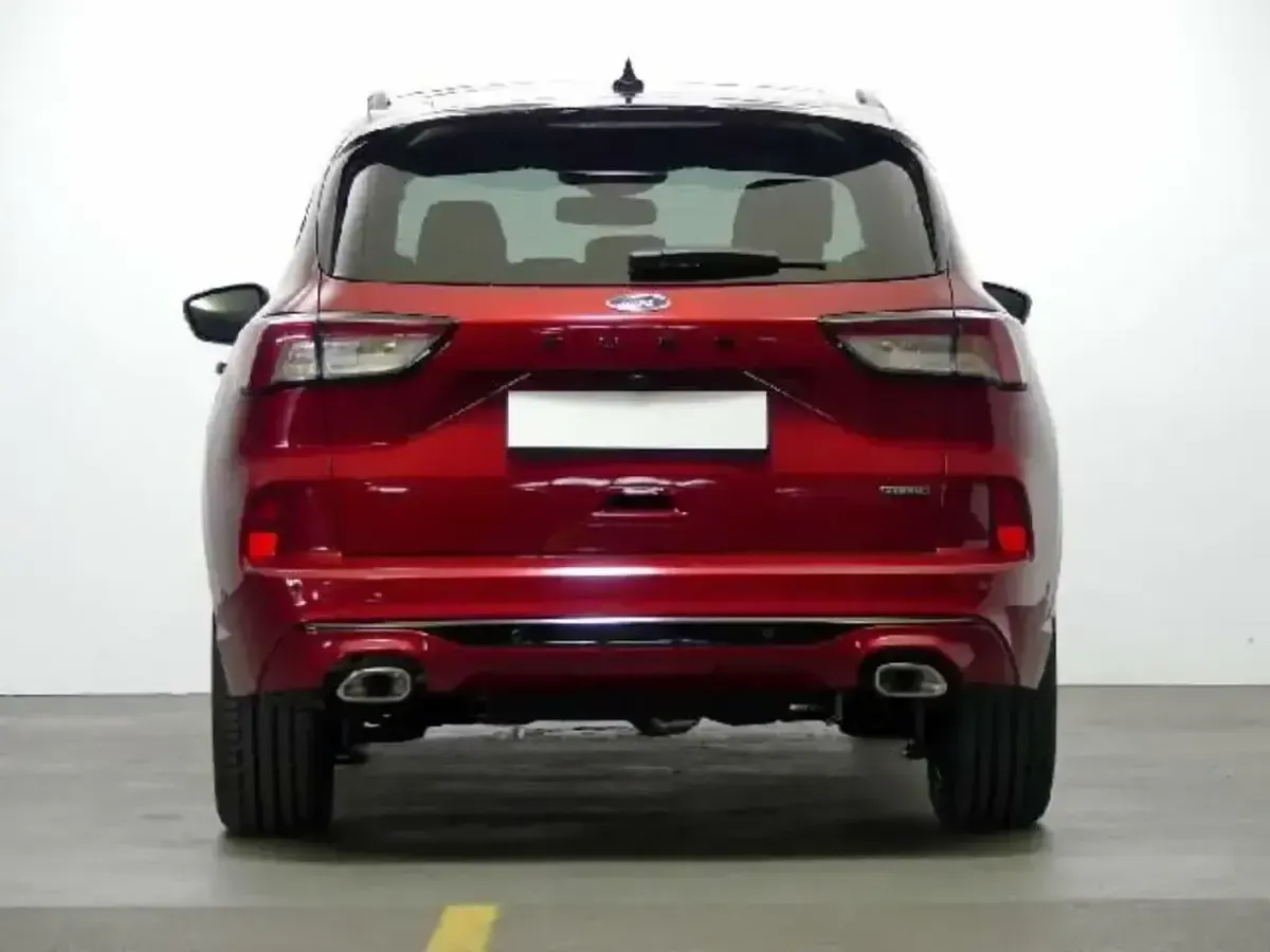 Usado Ford Kuga ST-Line X 225 CV (165 kW) 2023 Rojo SUV