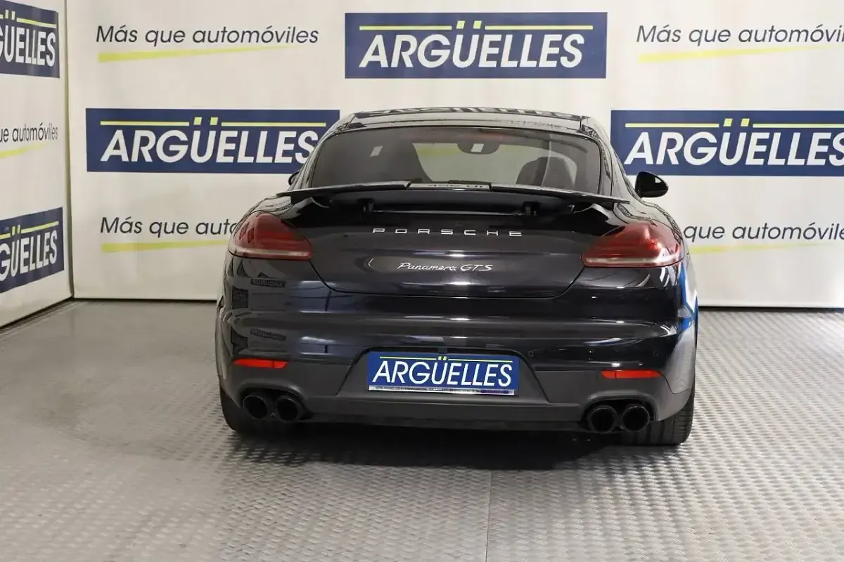 Usado Porsche Panamera GTS 441 CV (324 kW) 2014 Negro Berlina