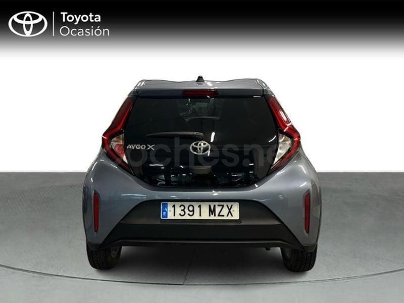 Usado Toyota Aygo X Play 72 CV (52 kW) 2025 Azul SUV