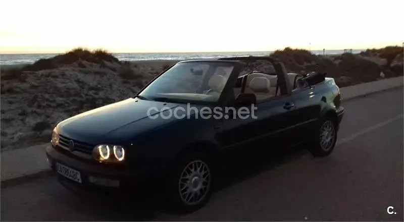 Usado VW Golf Cabriolet 115 CV (84 kW) 1997 Azul Descapotable